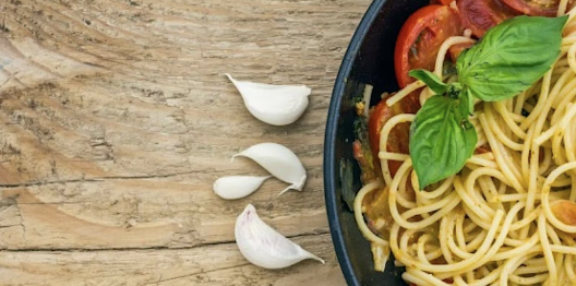 Spaghetti with garlic